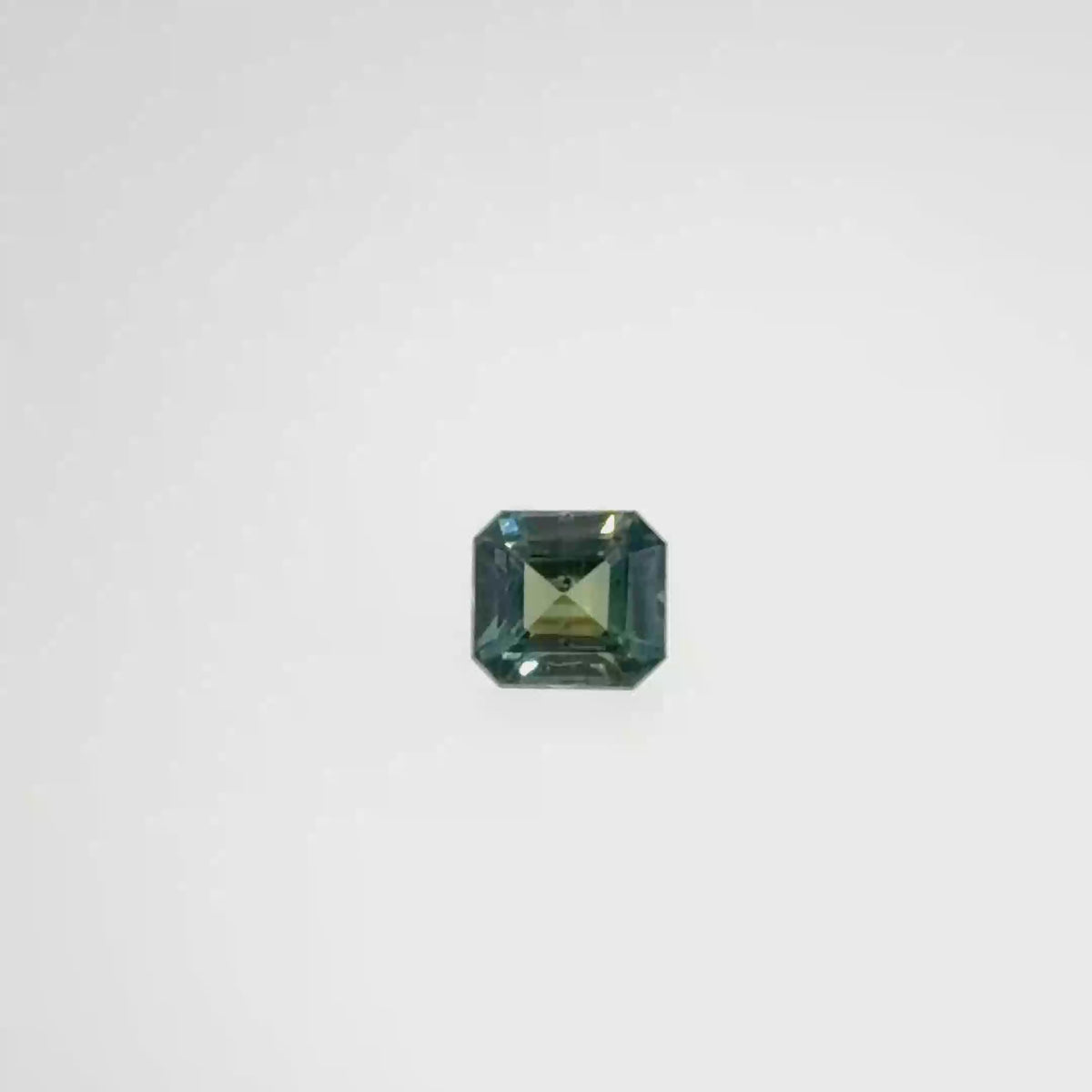 1.02 Ct Parti Sapphire